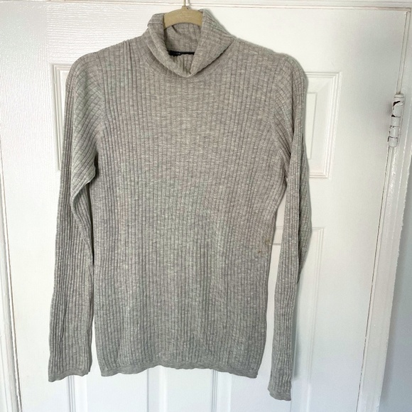 VINCE RIBBED TURTLENECK SWEATER. - Picture 1 of 2